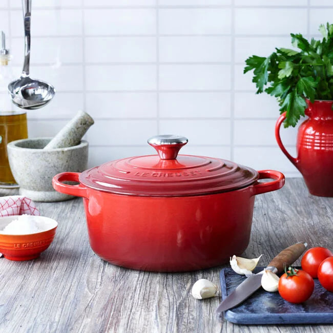 Le Creuset Signature Round Dutch Oven 5.5 Qt Cerise