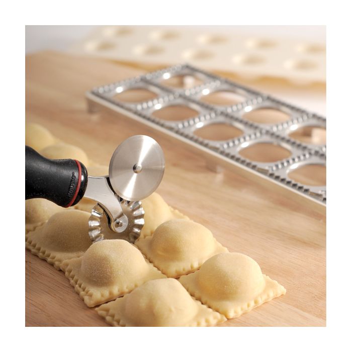 Norpro GRIP-EZ Pastry/Ravioli Wheel - Home Gadgets